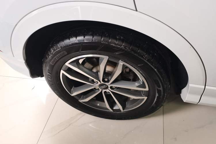 Used Audi Q3 2023 35 TFSI Progressive Dynamic Edition (1.4T) Right Rear Wheel Hub