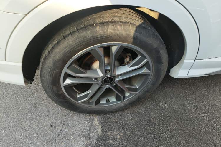Used Audi Q3 2023 Updated 40 TFSI Fashionable and Dynamic Version Right Rear Wheel Hub