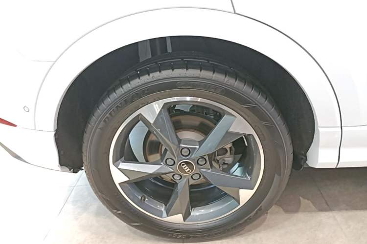 Used Audi Q3 2023 35 TFSI Fashion Dynamic Model (1.5T) Right Rear Wheel Hub