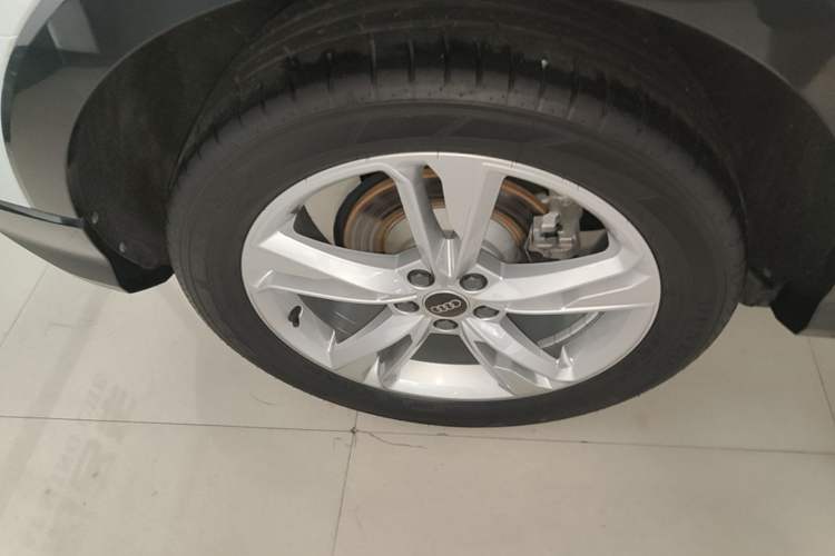 Used Audi Q3 2023 35 TFSI Fashion Elegant Version (1.5T) Right Rear Wheel Hub