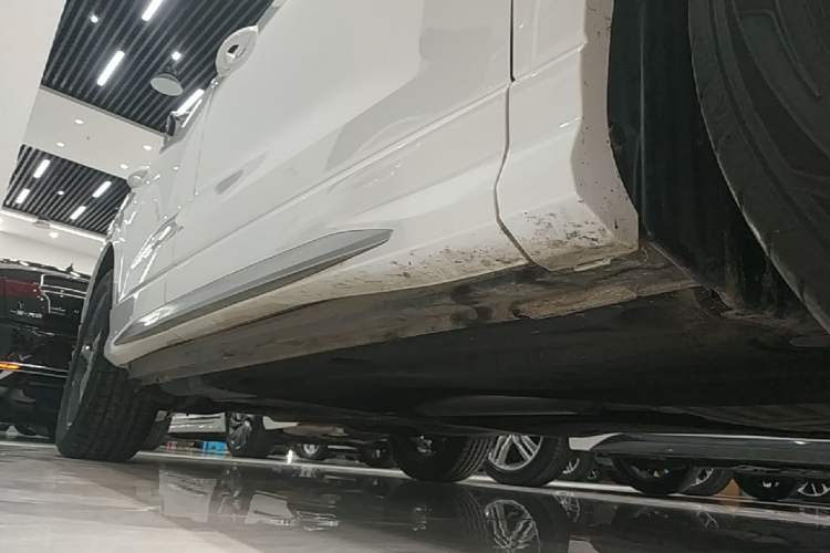 Used Audi Q3 2023 35 TFSI Fashion Dynamic Model (1.5T) Right Side Sill