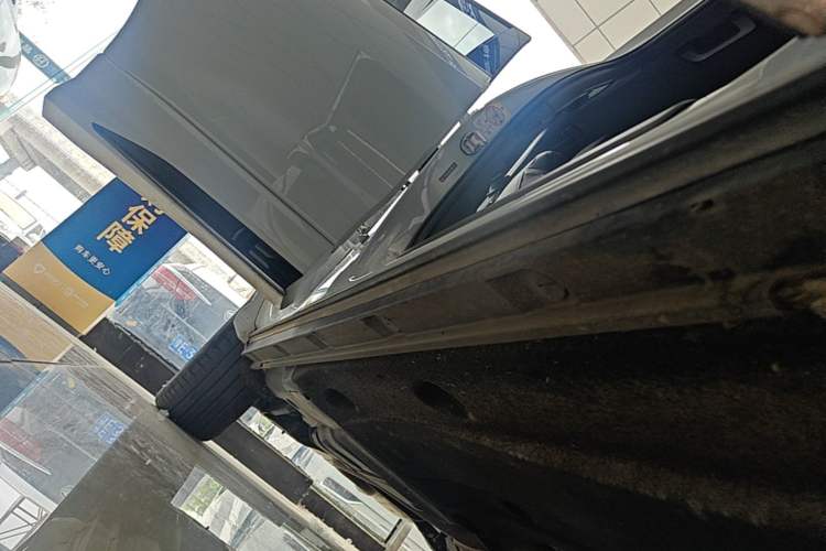 Used Audi Q3 2023 Updated 45 TFSI quattro Stylish and Dynamic Edition Right Side Sill