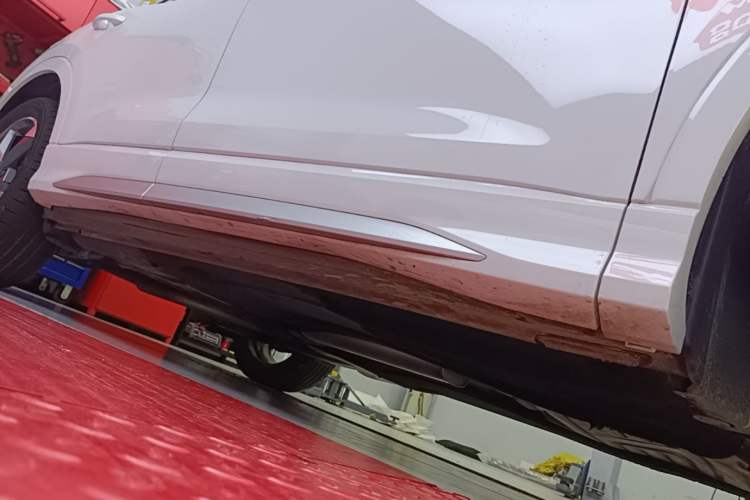 Used Audi Q3 2023 35 TFSI Fashion Dynamic Model (1.5T) Right Side Sill
