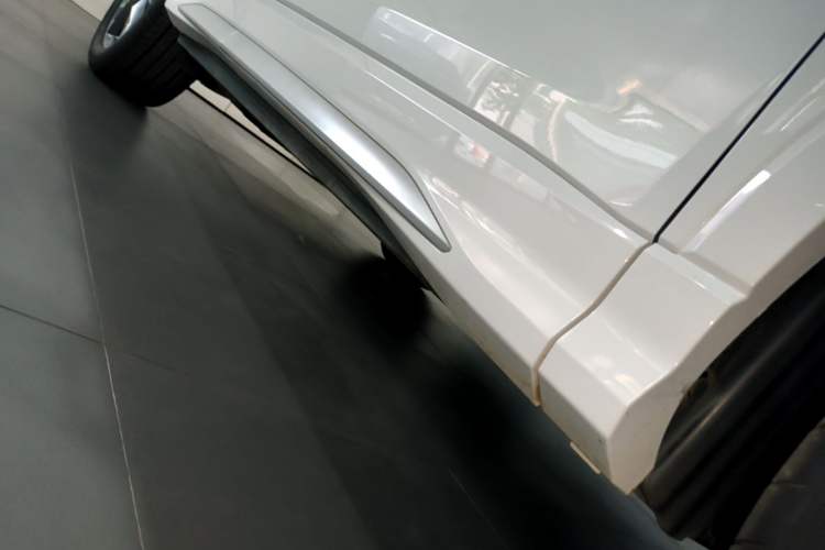 Used Audi Q3 2023 35 TFSI Fashion Dynamic Model (1.5T) Right Side Sill