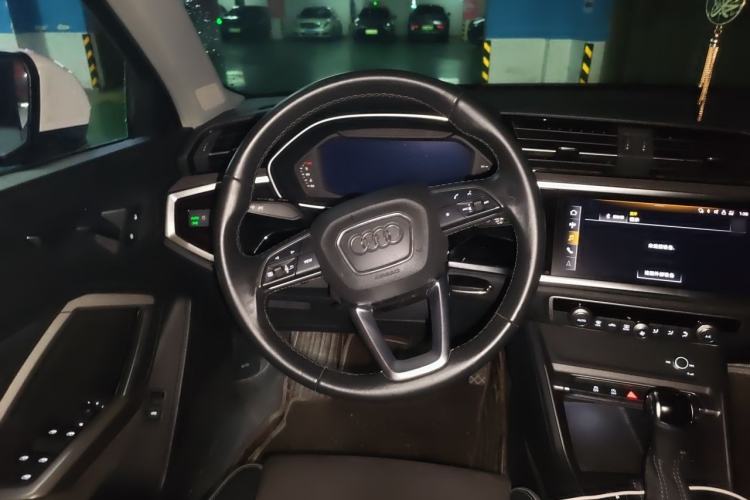 Used Audi Q3 2023 35 TFSI Progressive Dynamic Edition (1.4T) Steering Wheel