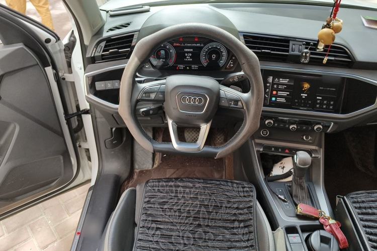 Used Audi Q3 2023 35 TFSI Fashion Dynamic Model (1.4T) Steering Wheel