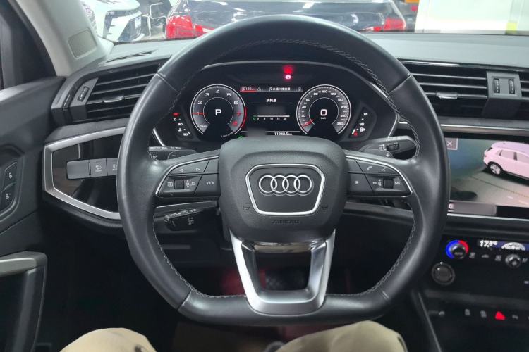 Used Audi Q3 2023 35 TFSI Fashion Dynamic Model (1.5T) Steering Wheel