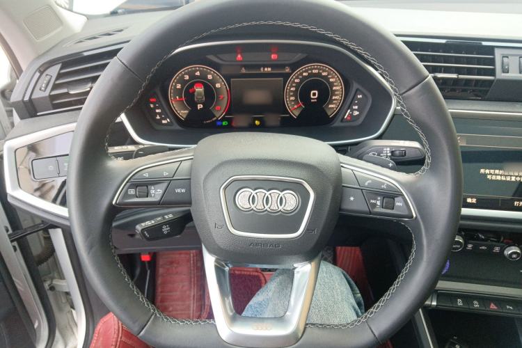 Used Audi Q3 2023 35 TFSI Fashion Dynamic Model (1.4T) Steering Wheel