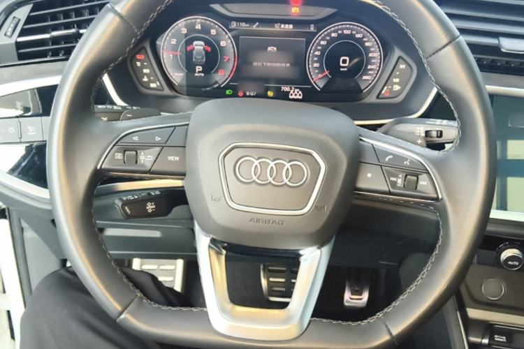 Used Audi Q3 2023 45 TFSI quattro Fashion Dynamic Edition Steering Wheel