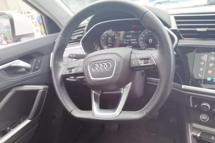 Used Audi Q3 2023 35 TFSI Fashion Dynamic Model (1.4T) Steering Wheel