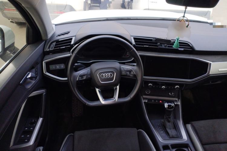 Used Audi Q3 2023 35 TFSI Fashion Dynamic Model (1.4T) Steering Wheel