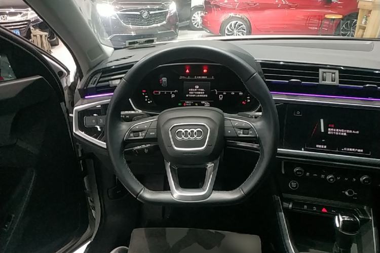 Used Audi Q3 2023 35 TFSI Fashion Dynamic Model (1.5T) Steering Wheel