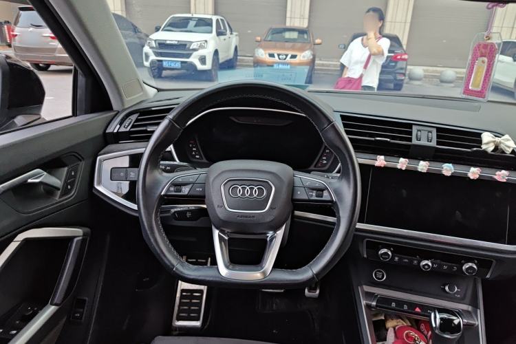 Used Audi Q3 2023 35 TFSI Fashion Dynamic Model (1.5T) Steering Wheel