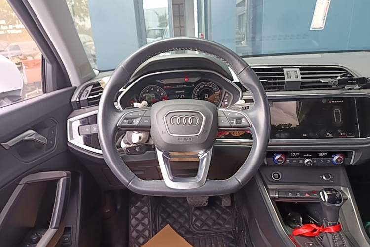 Used Audi Q3 2023 35 TFSI Fashion Dynamic Model (1.4T) Steering Wheel