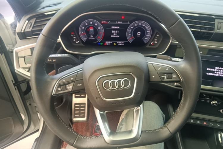 Used Audi Q3 2023 Updated 45 TFSI quattro Stylish and Dynamic Edition Steering Wheel