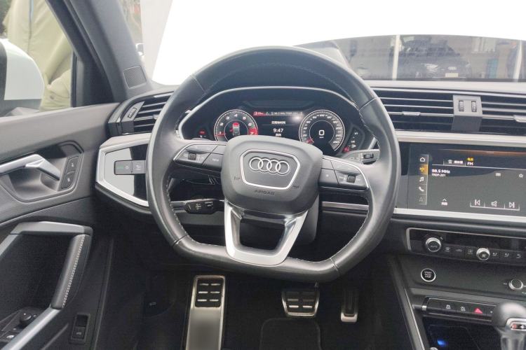 Used Audi Q3 2023 35 TFSI Fashion Dynamic Model (1.5T) Steering Wheel