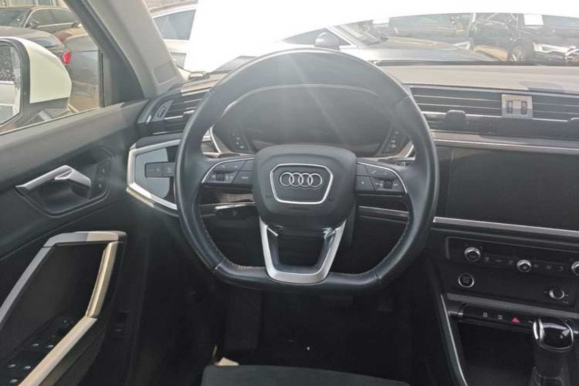 Used Audi Q3 2023 35 TFSI Fashion Dynamic Model (1.5T) Steering Wheel