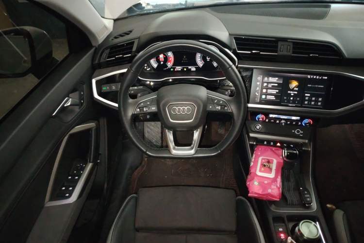 Used Audi Q3 2023 35 TFSI Fashion Dynamic Model (1.5T) Steering Wheel