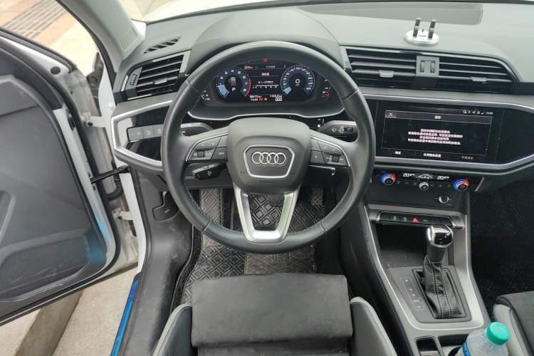 Used Audi Q3 2023 35 TFSI Advanced Dynamic Edition (1.5T) Steering Wheel