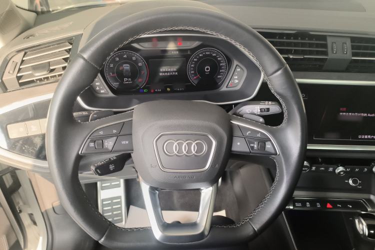 Used Audi Q3 2023 40 TFSI Fashion Dynamic Model Steering Wheel
