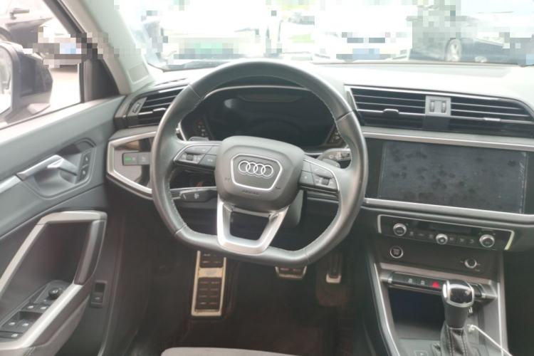 Used Audi Q3 2023 35 TFSI Fashion Dynamic Model (1.4T) Steering Wheel