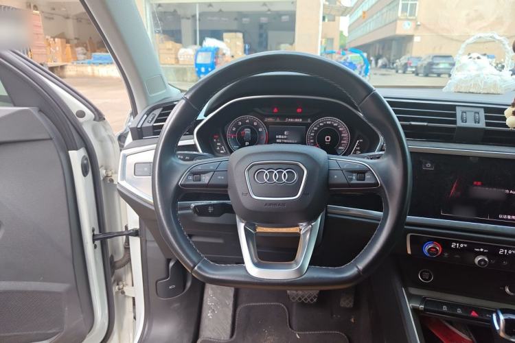 Used Audi Q3 2023 35 TFSI Fashion Dynamic Model (1.4T) Steering Wheel