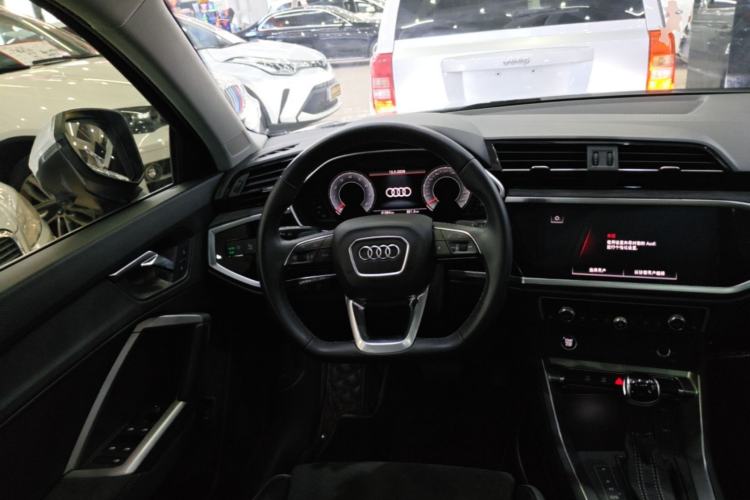 Used Audi Q3 2023 35 TFSI Fashion Dynamic Model (1.4T) Steering Wheel