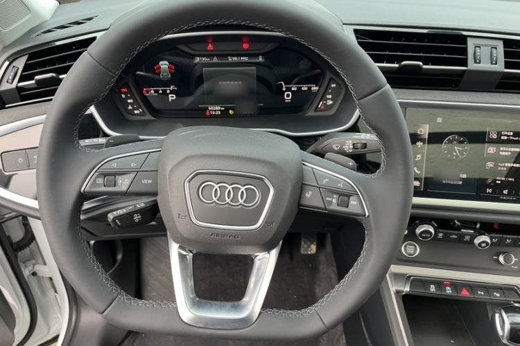 Used Audi Q3 2023 35 TFSI Fashion Dynamic Model (1.4T) Steering Wheel
