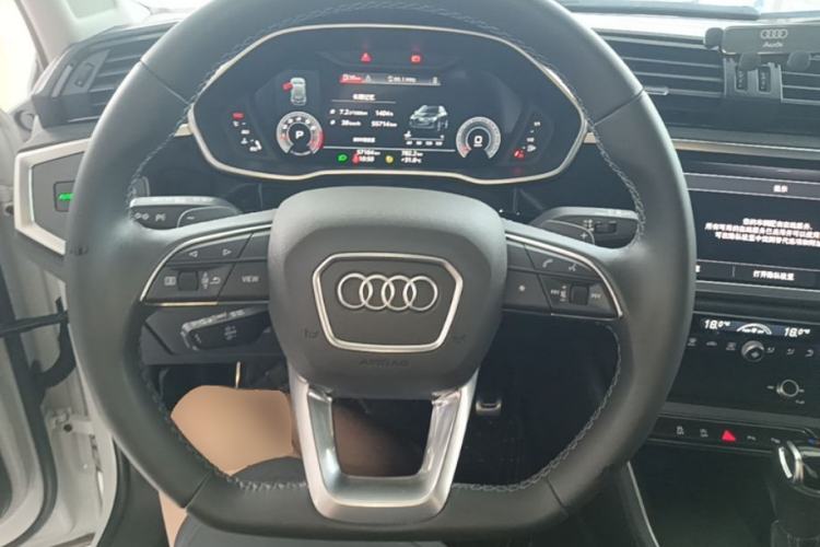 Used Audi Q3 2023 35 TFSI Fashion Dynamic Model (1.4T) Steering Wheel