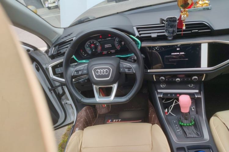 Used Audi Q3 2023 35 TFSI Fashion Dynamic Model (1.5T) Steering Wheel