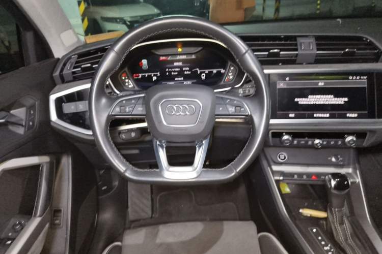 Used Audi Q3 2023 35 TFSI Fashion Dynamic Model (1.4T) Steering Wheel