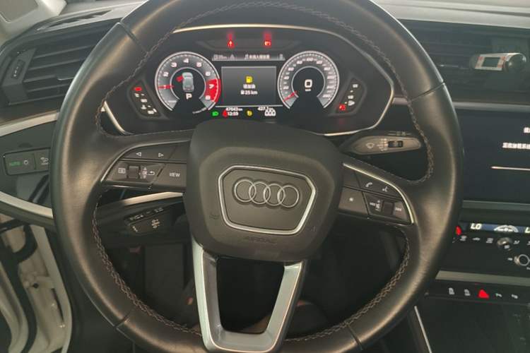 Used Audi Q3 2023 35 TFSI Fashion Elegant Version (1.5T) Steering Wheel