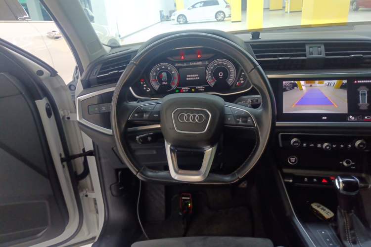 Used Audi Q3 2023 35 TFSI Fashion Dynamic Model (1.4T) Steering Wheel