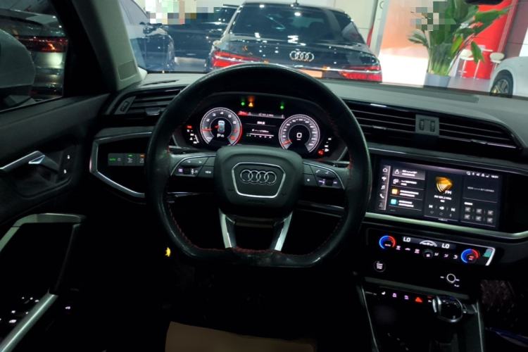 Used Audi Q3 2023 35 TFSI Fashion Dynamic Model (1.5T) Steering Wheel