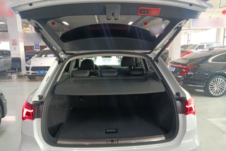 Used Audi Q3 2023 Updated 40 TFSI Fashionable and Dynamic Version Trunk