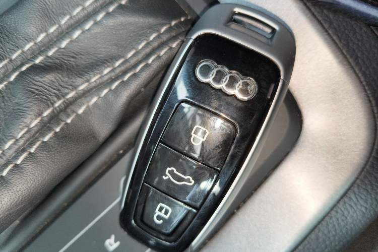 Used Audi Q3 2023 35 TFSI Fashion Dynamic Model (1.5T) Vehicle Key