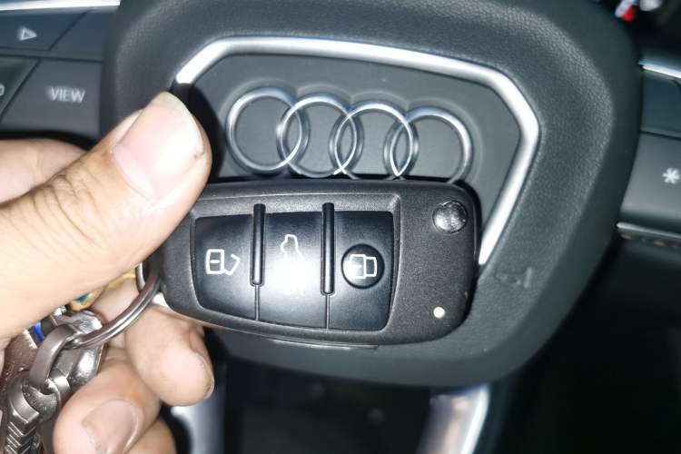 Used Audi Q3 2023 35 TFSI Fashion Elegant Version (1.5T) Vehicle Key