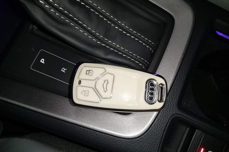 Used Audi Q3 2023 35 TFSI Progressive Dynamic Edition (1.4T) Vehicle Key