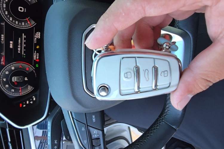 Used Audi Q3 2023 35 TFSI Fashion Dynamic Model (1.5T) Vehicle Key