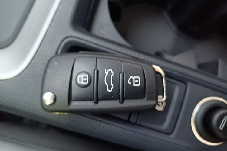Used Audi Q3 2023 35 TFSI Fashion Dynamic Model (1.5T) Vehicle Key