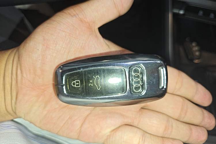 Used Audi Q3 2023 35 TFSI Fashion Dynamic Model (1.5T) Vehicle Key
