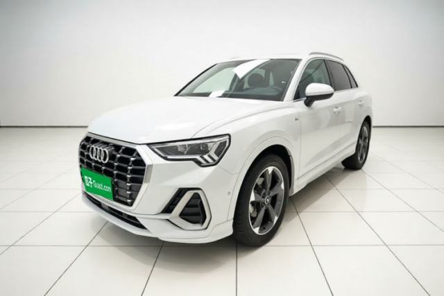 Audi Q3 2023 35 TFSI Fashion Dynamic Model (1.5T) с пробегом