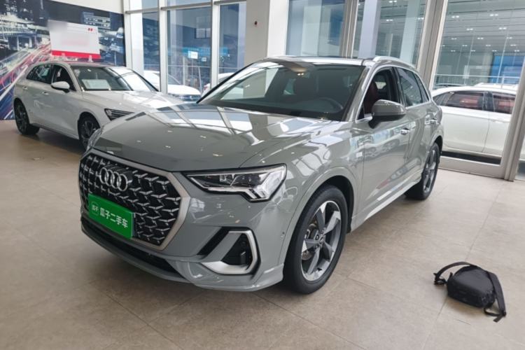Used Audi Q3 2024 35 TFSI Fashion Dynamic Edition Guazi used car, China used car export, Used car for sale, Used cars, Cheapest cars for sale