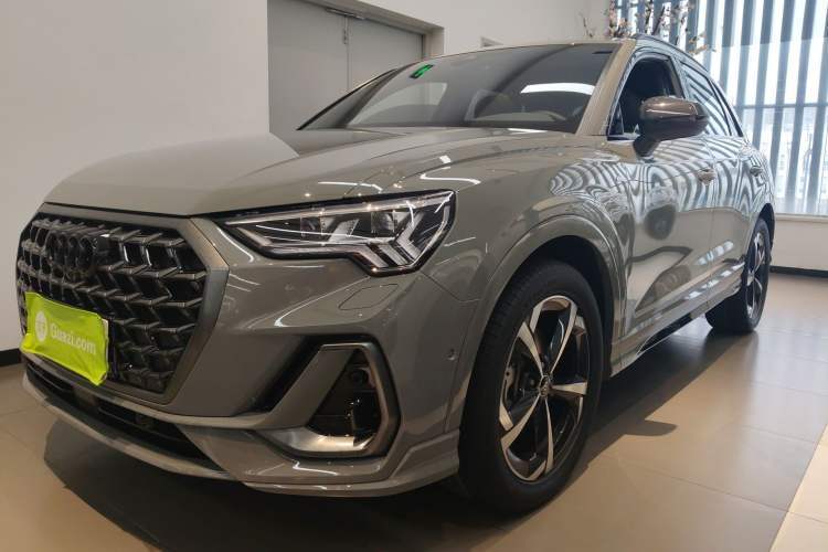 Used Audi Q3 2024 40 TFSI Fashion Dynamic Edition Launch Special Edition Guazi used car, China used car export, Used car for sale, Used cars, Cheapest cars for sale
