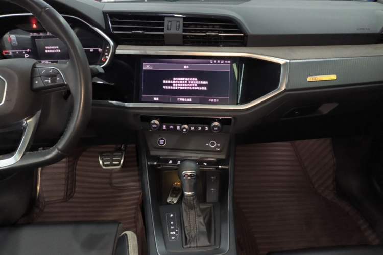 Used Audi Q3 2024 35 TFSI Fashion Dynamic Edition Audio And AC Panel