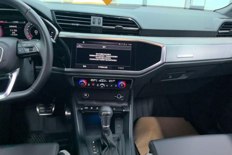 Used Audi Q3 2024 40 TFSI Fashion Dynamic Model Audio And AC Panel
