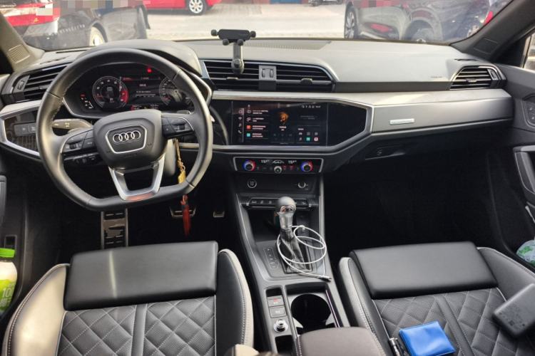 Used Audi Q3 2024 45 TFSI quattro Fashion Dynamic Edition Launch Special Edition Center Console