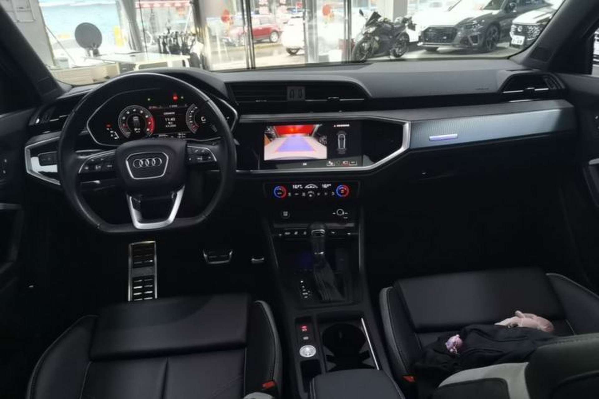 Used Audi Q3 2024 40 TFSI Fashion Dynamic Model Center Console