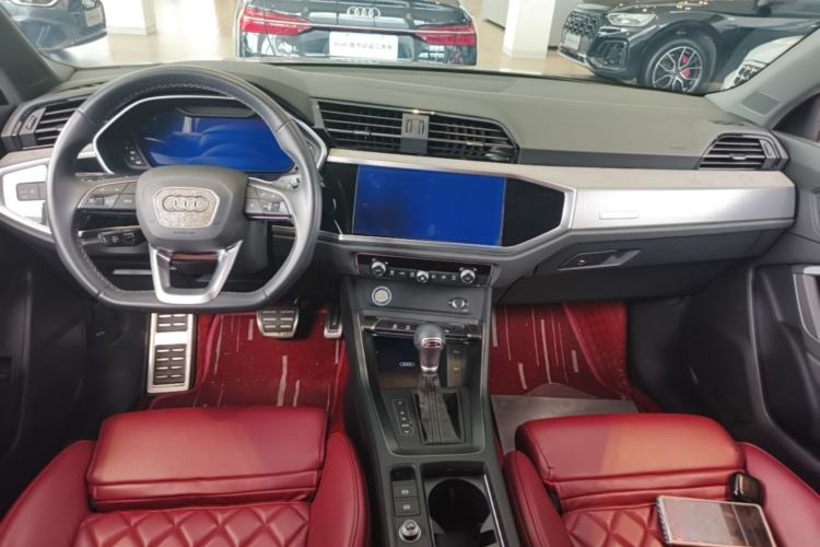 Used Audi Q3 2024 35 TFSI Fashion Dynamic Edition Center Console