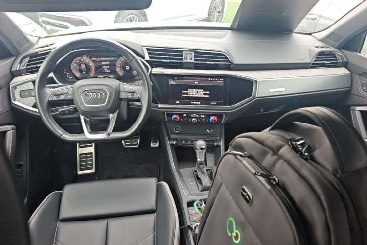 Used Audi Q3 2024 35 TFSI Fashion Dynamic Edition Center Console